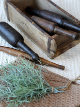 Cargar imagen en el visor de la galería, Caja de madera rectangular