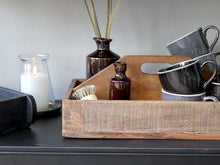 Cargar imagen en el visor de la galería, Caja de madera con mango