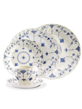 Cargar imagen en el visor de la galería, Juego de vajilla de 30 piezas, Finlandia Blue Queen’s by Churchill