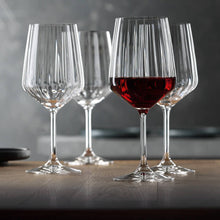 Cargar imagen en el visor de la galería, Set 4 copas vino tinto Lifestyle
